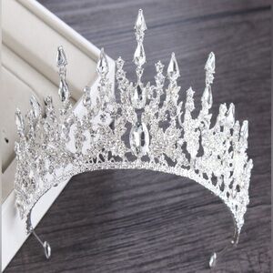 CROWN/TIARA ✨
